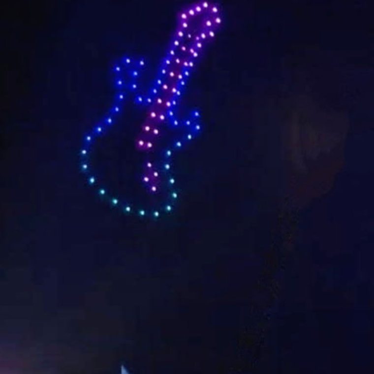 Drohnenshow: Formation in Form einer Gitarre